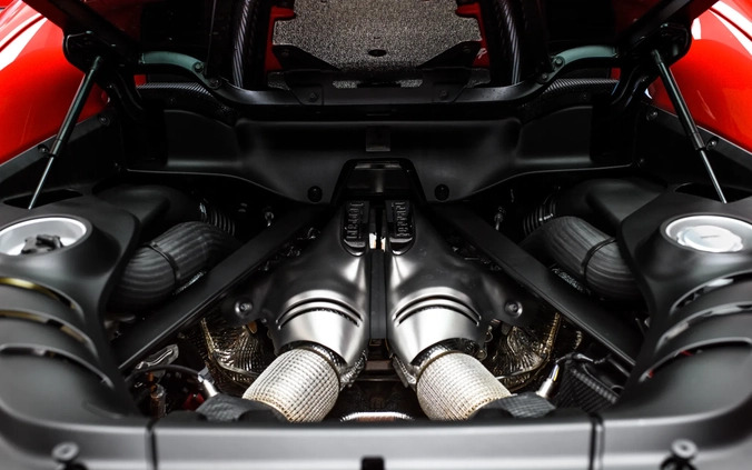 Ferrari 296 GTB cena 409000 przebieg: 542, rok produkcji 2023 z Barlinek małe 562